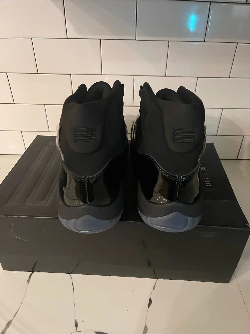 Men’s Retro 11 Royal Cap And Gown Size 13.